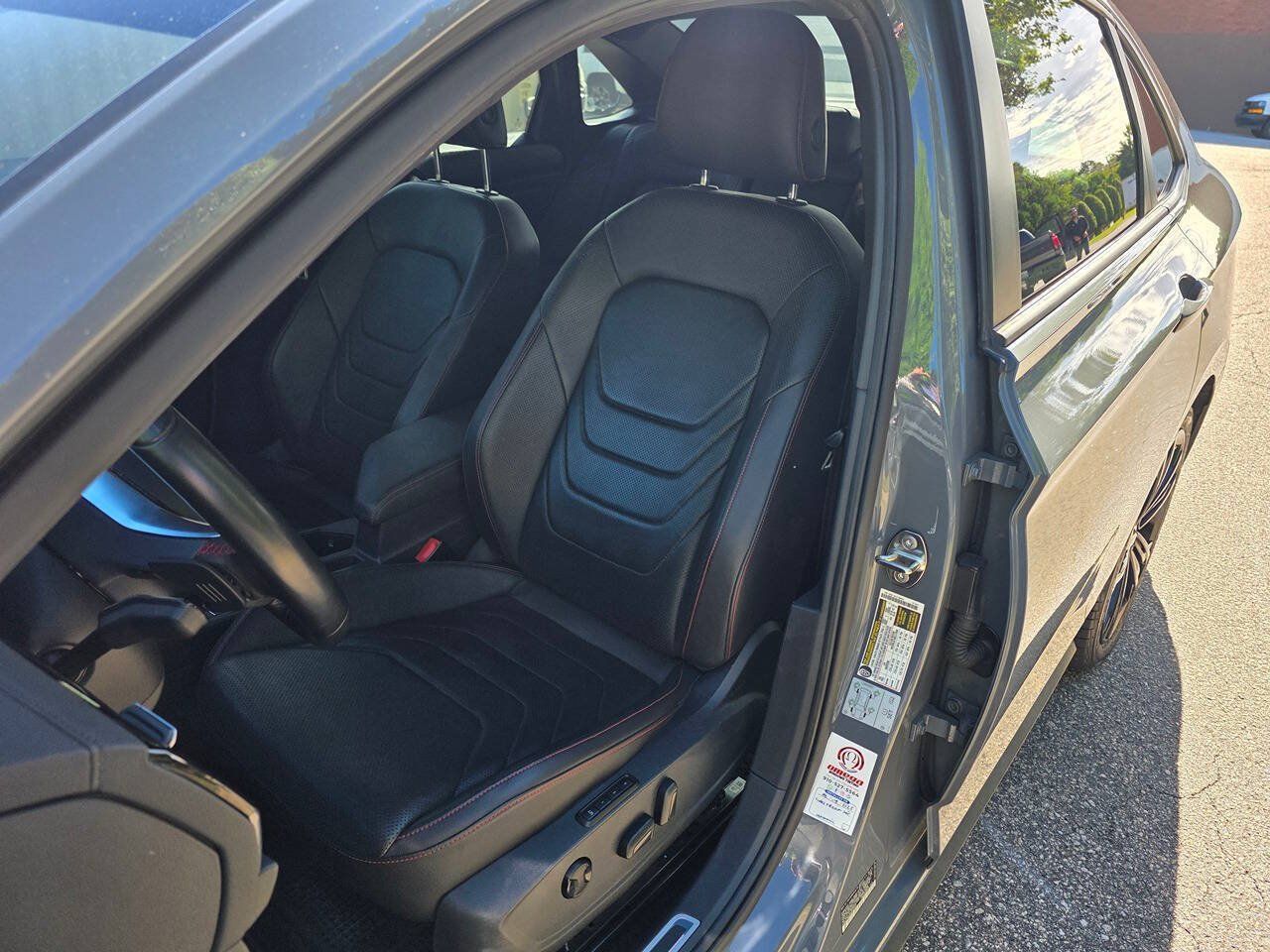 Used 2021 Volkswagen Jetta GLI FWD image 14