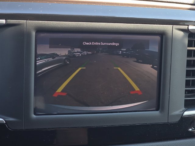 Used 2022 Chrysler Voyager LX FWD image 17