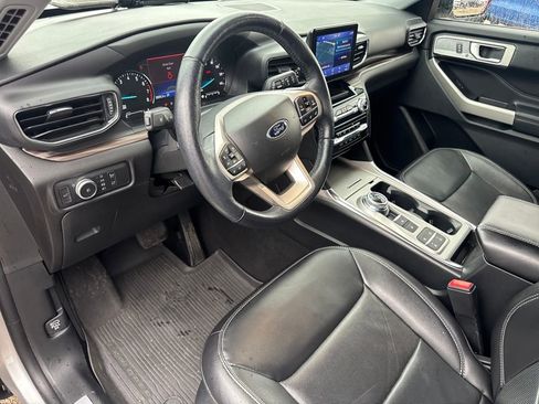 Used 2022 Ford Explorer Limited image 18