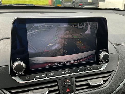 Used 2019 Nissan Altima 2.5 SV FWD image 14