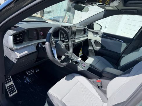 New 2026 Volkswagen Tiguan SE R-Line AWD/4WD image 2