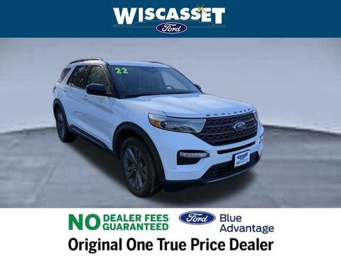 Certified 2022 Ford Explorer XLT w/ Equipment Group 202A image 26
