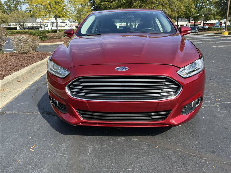 Used 2016 Ford Fusion SE w/ Equipment Group 201A FWD image 3