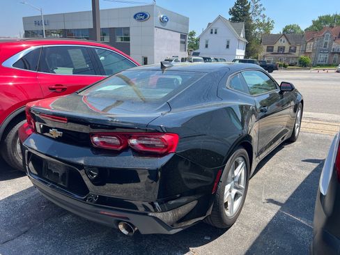 Used 2019 Chevrolet Camaro LT RWD image 5