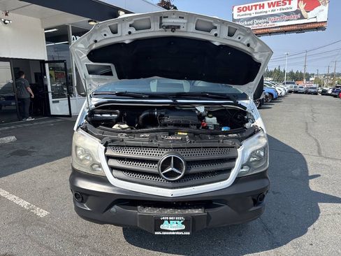 Used 2014 Mercedes-Benz Sprinter 2500 image 12