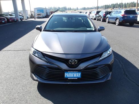 Used 2019 Toyota Camry XLE w/ Navigation Package FWD image 8