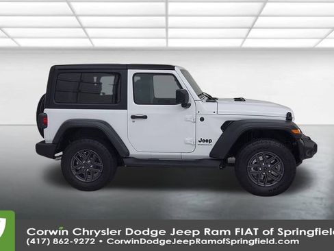 Used 2025 Jeep Wrangler Sport image 17