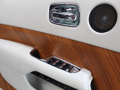 Used 2014 Rolls-Royce Wraith RWD image 64