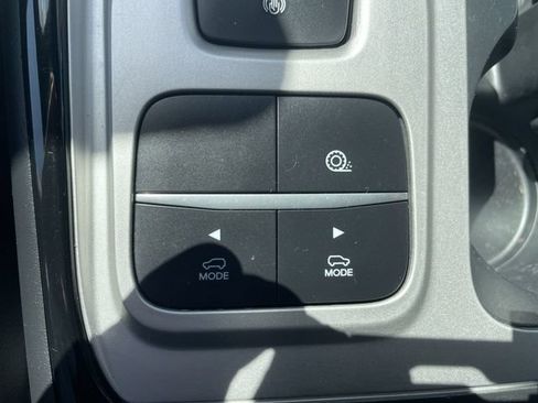 Used 2022 Ford Explorer ST-Line RWD image 18