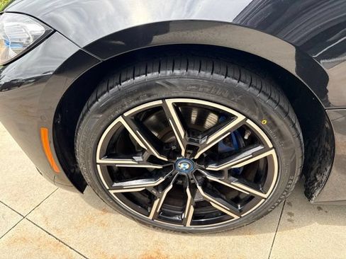 Used 2022 BMW i4 eDrive40 w/ M Sport Package RWD image 12