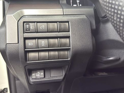 Used 2024 Toyota Tacoma TRD Sport image 18