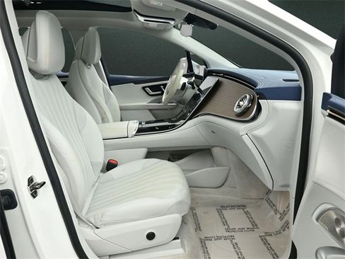 Used 2023 Mercedes-Benz EQE 500 4MATIC SUV image 22