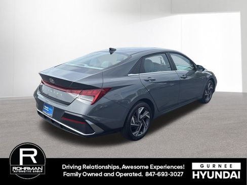 Certified 2025 Hyundai Elantra SEL FWD image 9