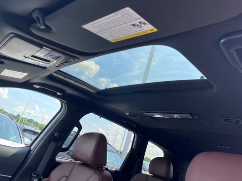 Certified 2024 Kia Telluride EX w/ EX Captain's Chair Package FWD image 18