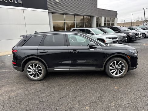 New 2026 Lincoln Corsair Premiere image 8