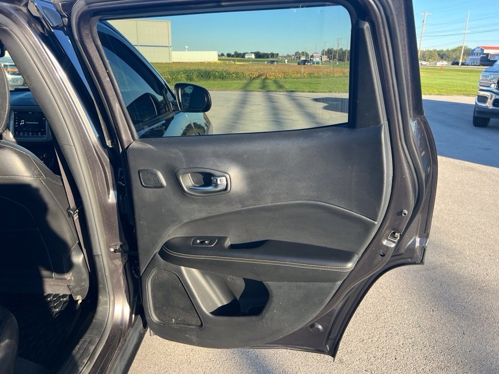 Used 2021 Jeep Compass Latitude w/ Sun and Sound Group AWD/4WD image 28