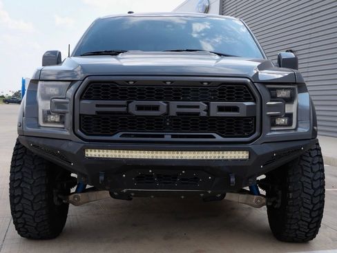 Used 2018 Ford F150 Raptor w/ Equipment Group 802A Luxury AWD/4WD image 4