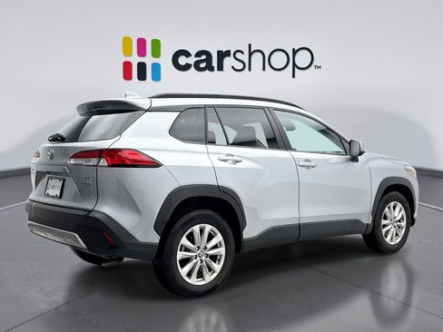 Used 2024 Toyota Corolla Cross LE w/ Moonroof Package image 5