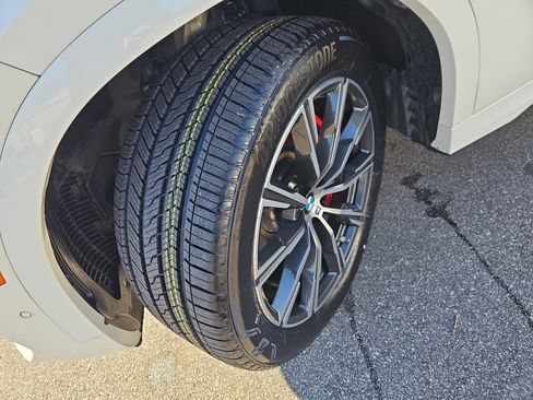 Used 2023 BMW X6 xDrive40i w/ M Sport Package image 34