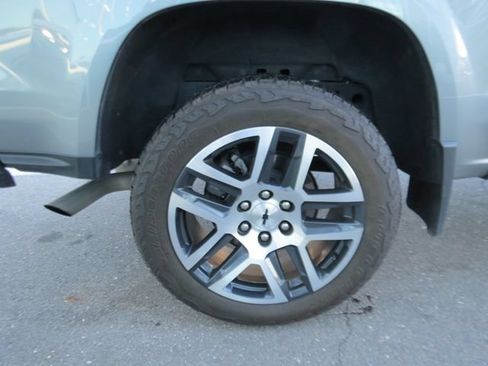 Used 2024 Chevrolet Colorado Z71 w/ Z71 Convenience Package 2 AWD/4WD image 10