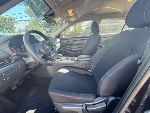 Used 2025 Nissan Sentra S FWD image 22