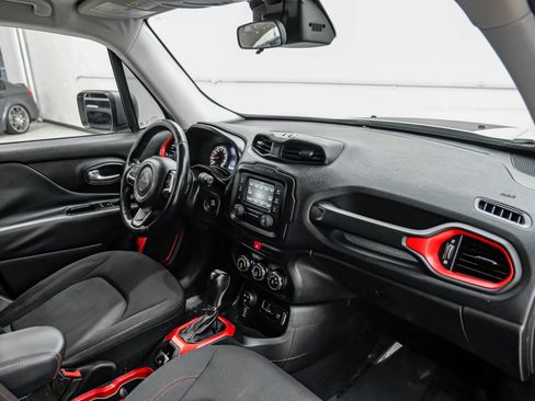 Used 2017 Jeep Renegade Trailhawk image 19