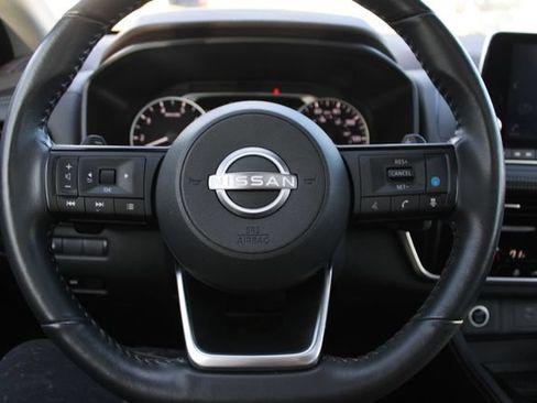 Used 2023 Nissan Rogue SL AWD/4WD image 12