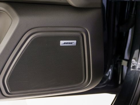 Certified 2025 Porsche Macan AWD/4WD image 22
