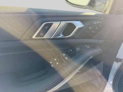 Certified 2026 BMW X7 xDrive40i w/ Executive Package image 11