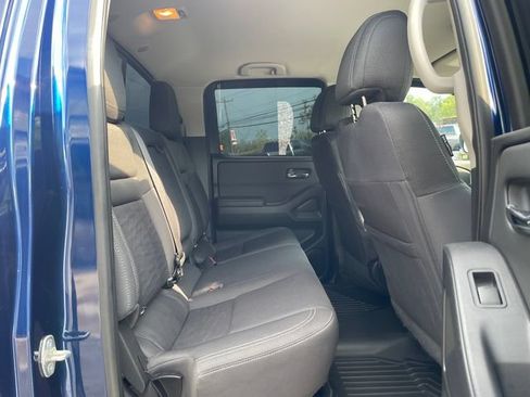 Used 2022 Nissan Frontier SV AWD/4WD image 14