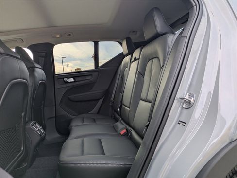 New 2025 Volvo XC40 B5 Core w/ Protection Package Premier image 15