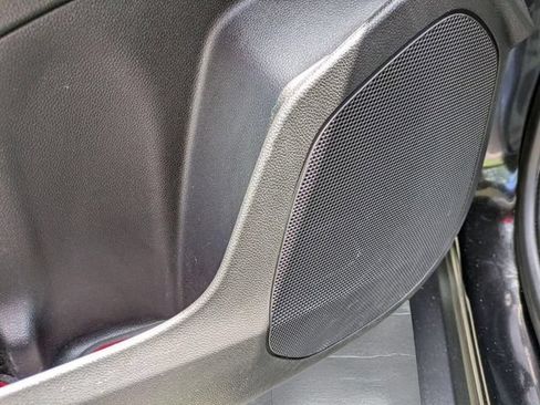 Certified 2024 Chevrolet Trax RS w/ Sunroof Package FWD image 15