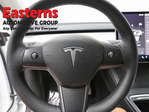 Used 2022 Tesla Model Y Long Range AWD/4WD image 10