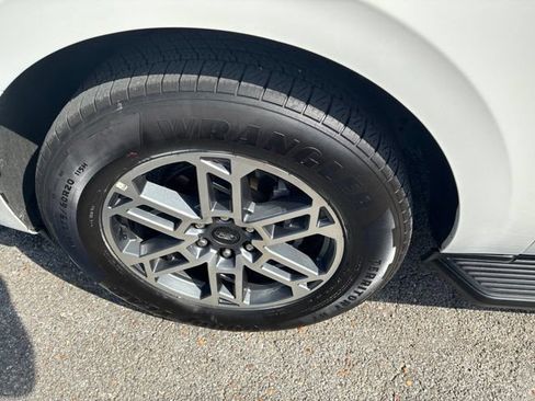 Used 2025 Ford Expedition Max Active RWD image 27