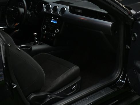Used 2015 Ford Mustang Coupe image 29