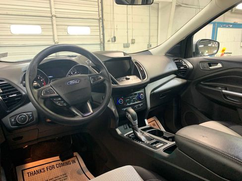 Used 2019 Ford Escape SE image 4