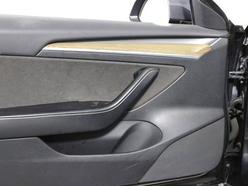 Used 2021 Tesla Model 3 Standard Range Plus image 6