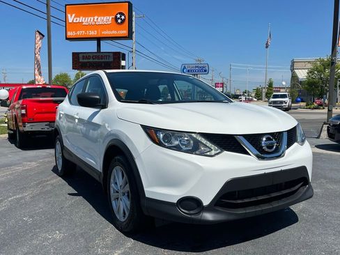 Used 2017 Nissan Rogue Sport S w/ S Appearance Package image 2