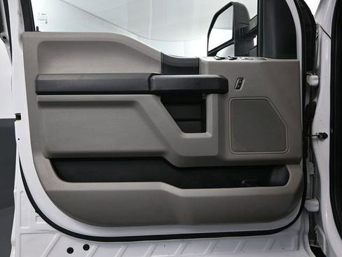 Used 2019 Ford F250 XL w/ Power Equipment Group image 19