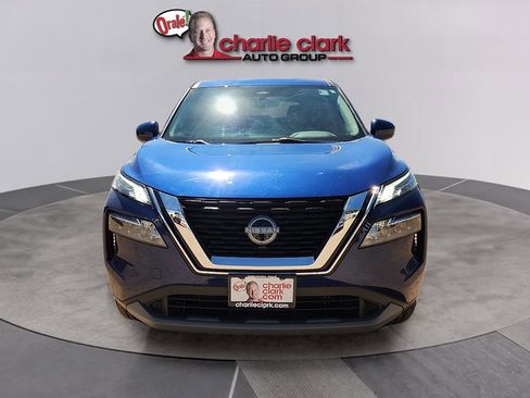 Used 2023 Nissan Rogue SV image 8