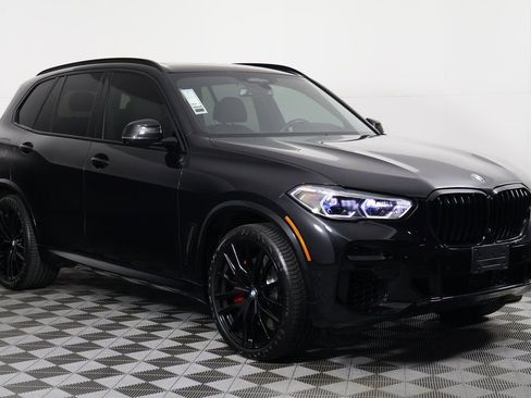 Used 2022 BMW X5 M50i w/ Executive Package image 3