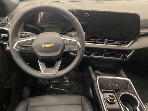 New 2026 Chevrolet Equinox LT w/ Convenience Package II AWD/4WD image 17