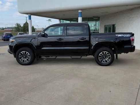 Used 2023 Toyota Tacoma TRD Sport AWD/4WD image 2