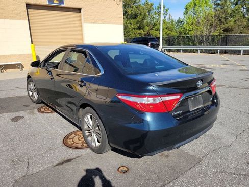 Used 2015 Toyota Camry SE image 4