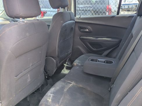 Used 2020 Chevrolet Trax LS FWD image 9