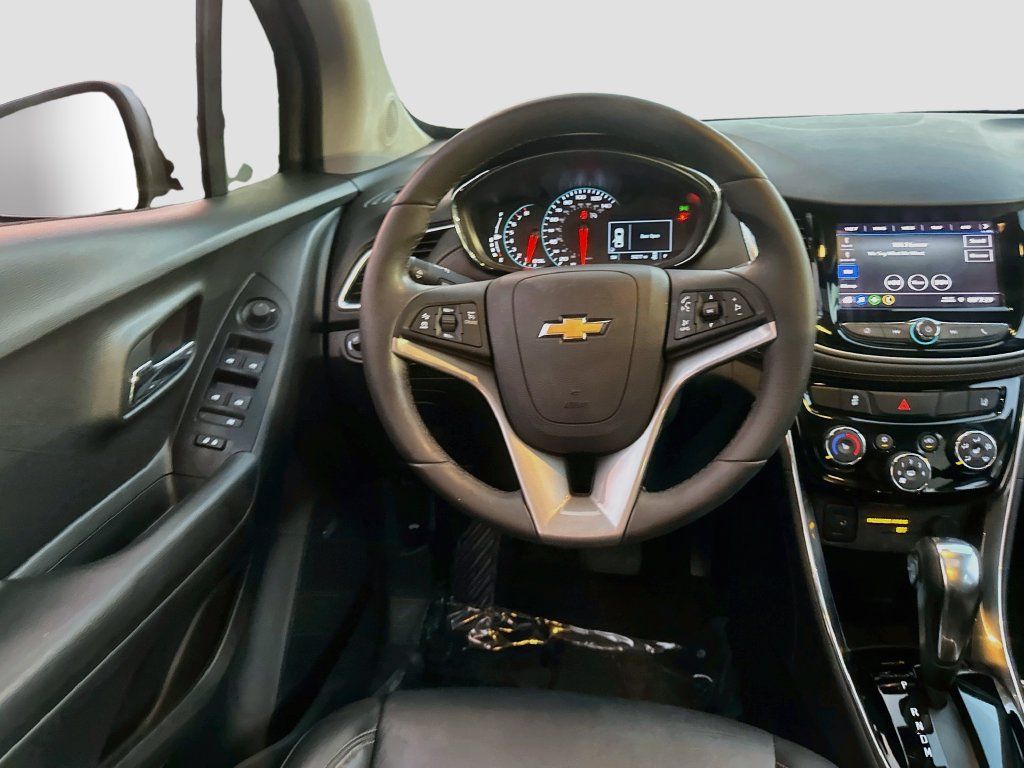 Used 2020 Chevrolet Trax Premier FWD image 20