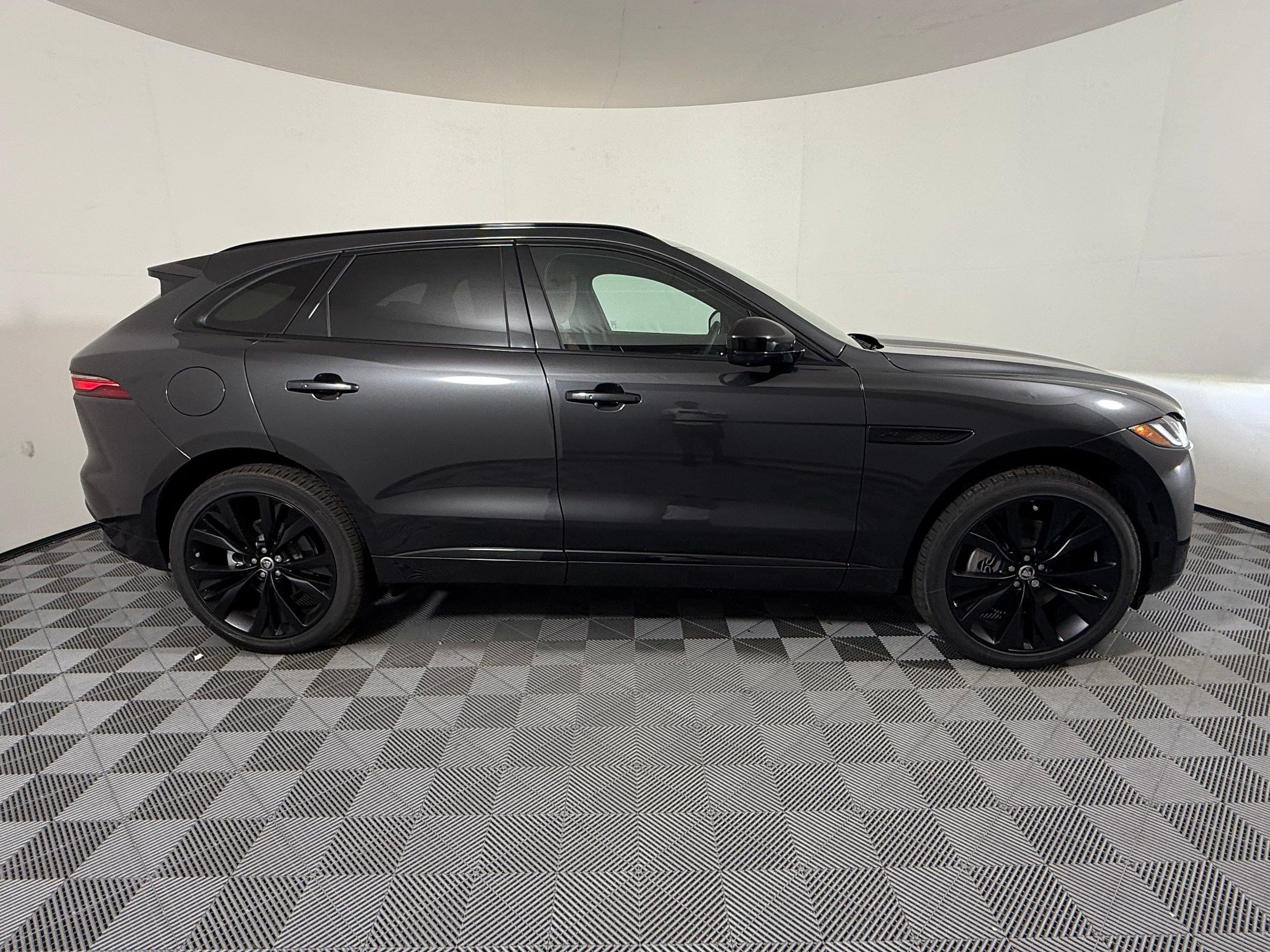 New 2026 Jaguar F-PACE R-Dynamic S AWD/4WD image 8