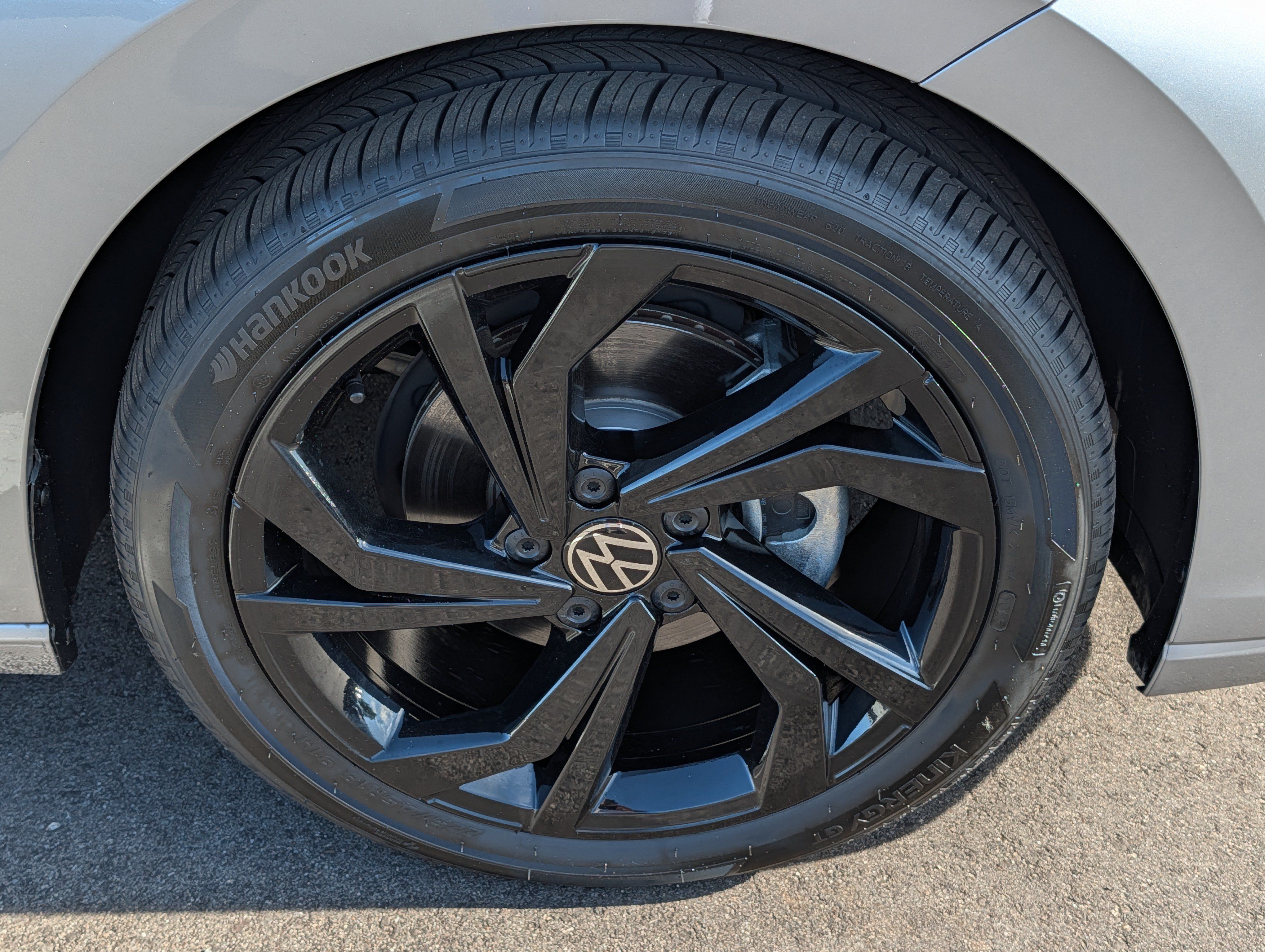 Certified 2025 Volkswagen Jetta SE FWD image 15
