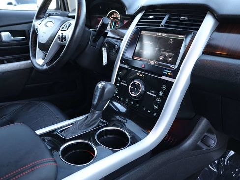 Used 2013 Ford Edge Limited FWD image 17