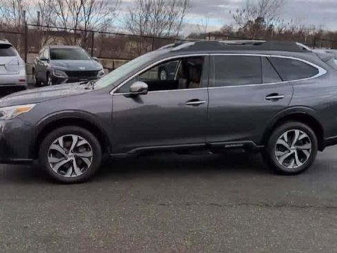 Used 2022 Subaru Outback Touring XT AWD/4WD image 4